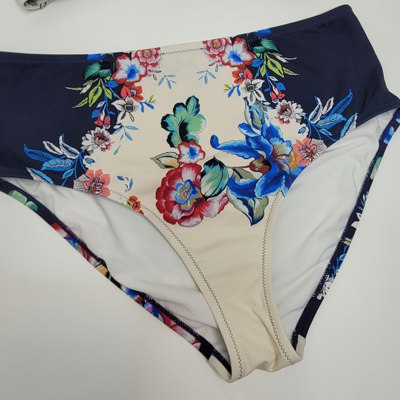 Johnny Was Maya 2 Piece Bikini Navy/Ivory Floral - Picture 5 of 6